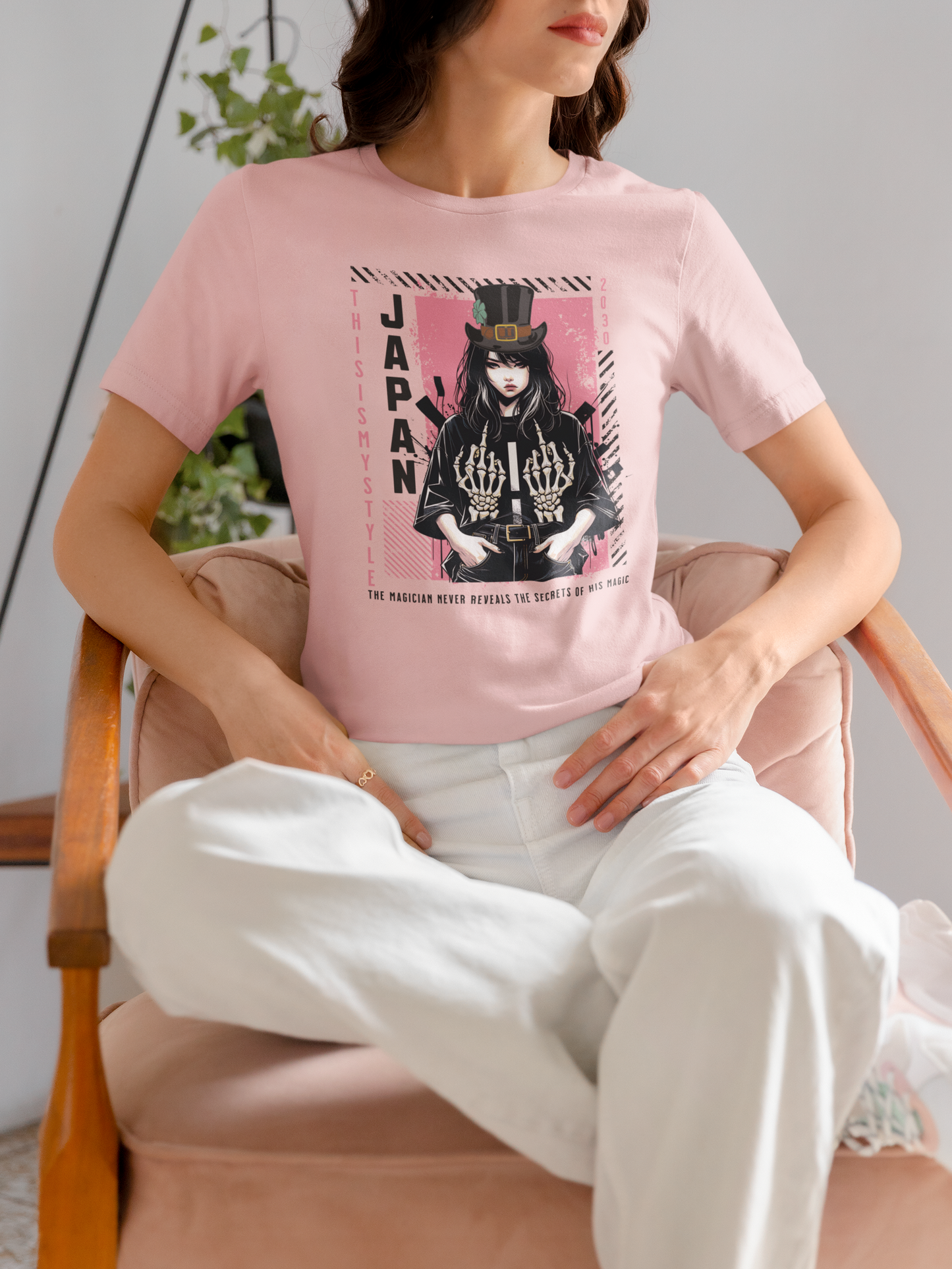 Girl Streetwear T-shirt